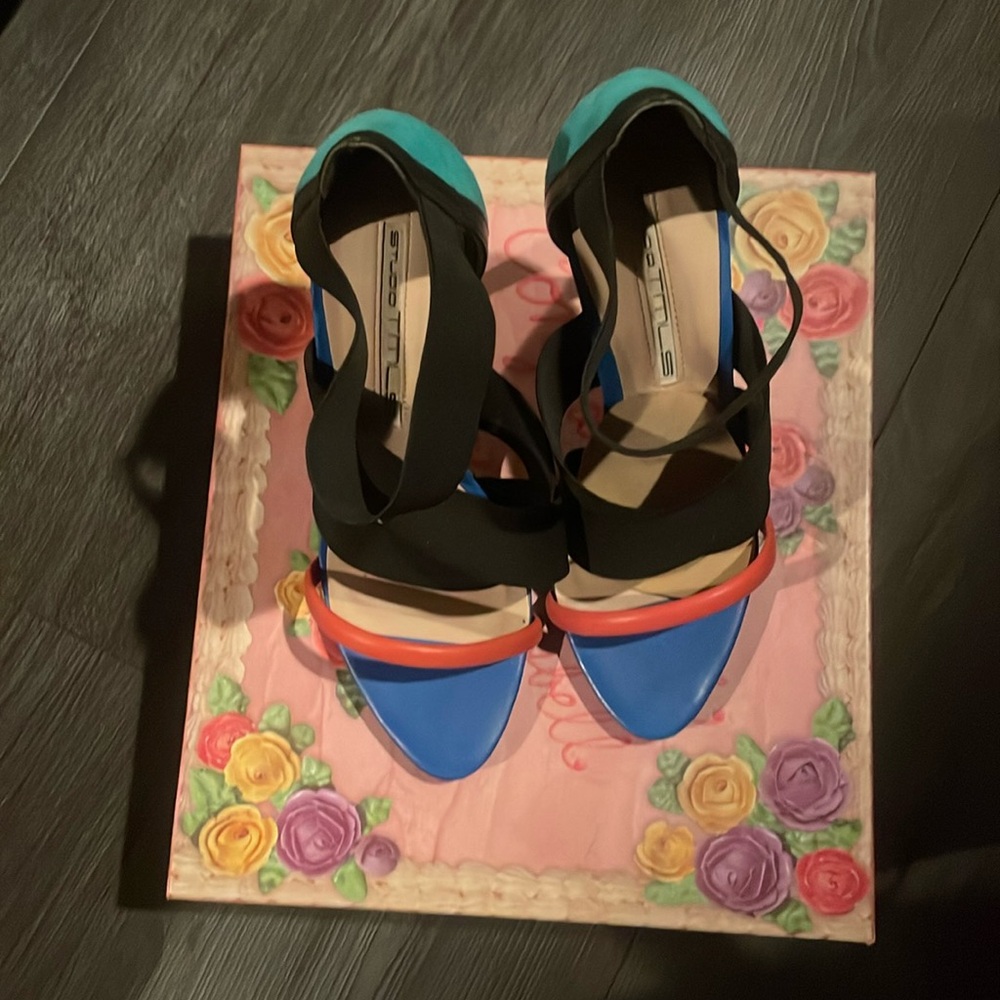 Studio tmls size 8us barley worn, great condition